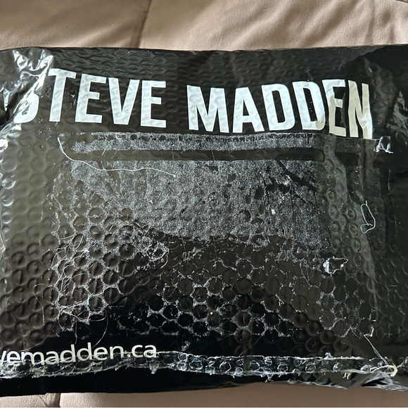 STEVE MADDEN ‘BENDUE’ WHITE CROSSBODY PURSE - BNWT - Picture 13 of 13